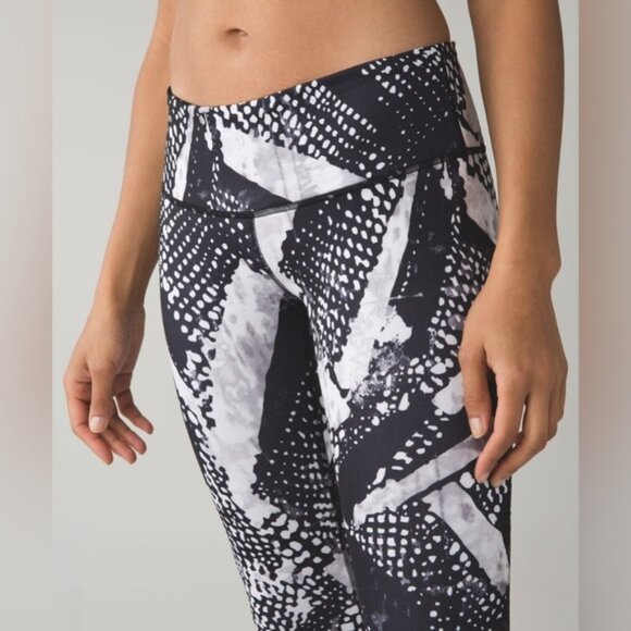 Lululemon Wunder Under Pant, size 6 - Picture 4 of 12